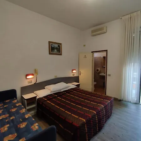 Hotel Alaska 3*