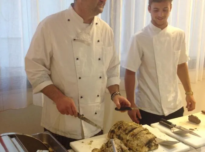 Отель Alaska 3*