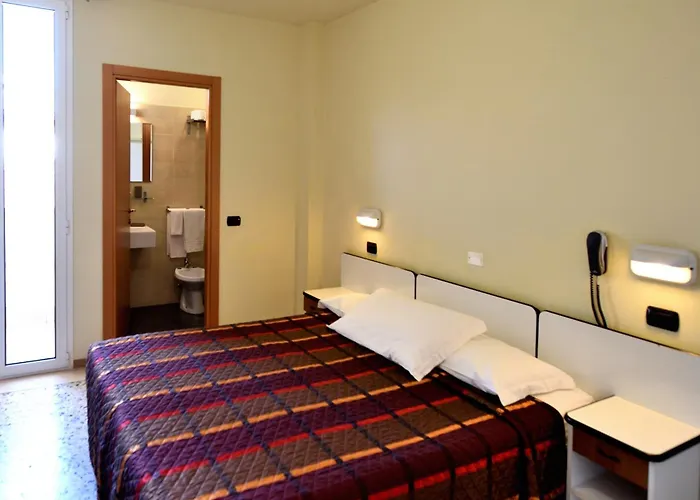 Alaska Отель Римини